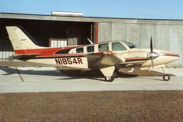 Beechcraft Baron (58) (N1854R) - Seen here in Jan-92.