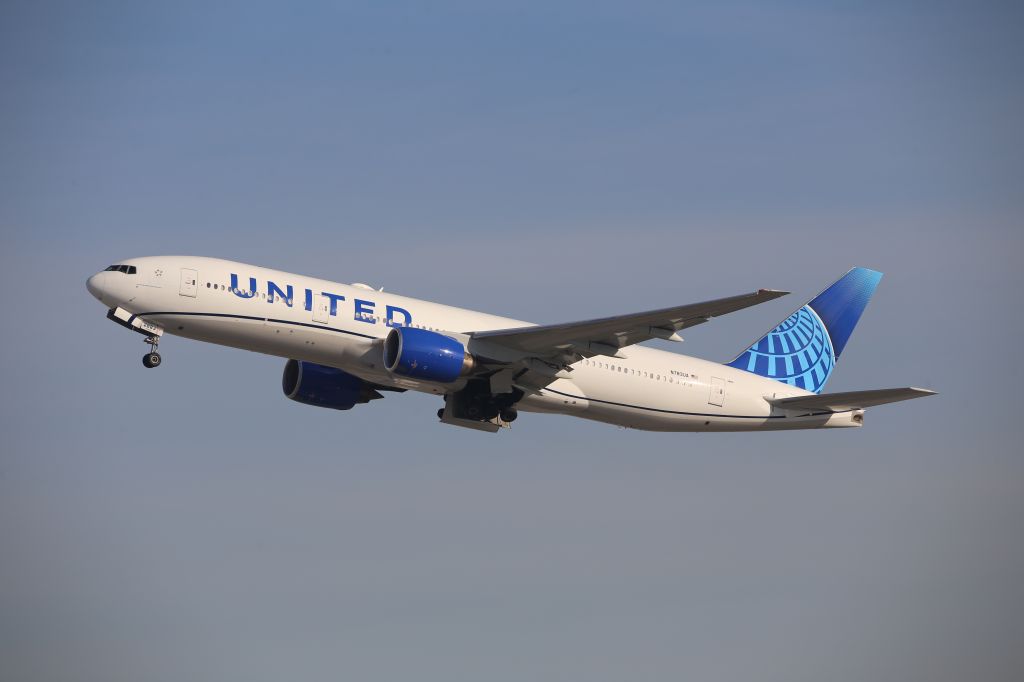 Boeing 777-200 (N783UA)