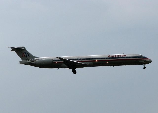 McDonnell Douglas MD-83 (N974TW) - Severe storms over DFW! MD83 landing on 18R.