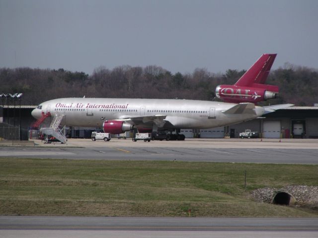 McDonnell Douglas DC-10 (N612AX) - 4/4/11