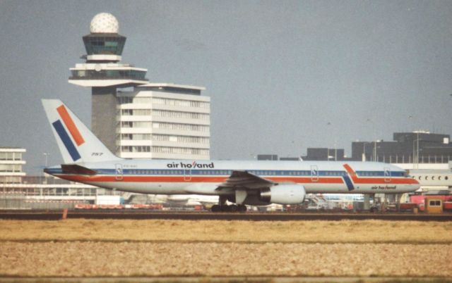 Boeing 757-200 (PH-AHI) - Air Holland B757-27B; cn24137; archief jrn96