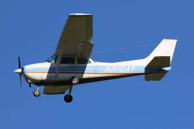 Cessna Cutlass RG (N916AT)