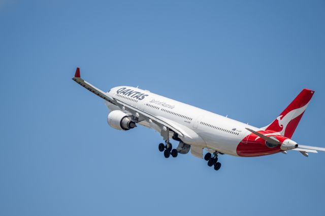 Airbus A330-300 (VH-QPF) - Standing at end of 8R