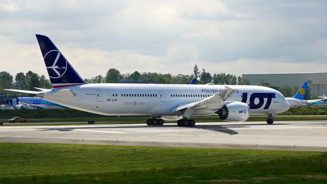 Boeing 787-9 Dreamliner (SP-LSF) - BOE750 ready to depart Rwy 16R for a B1 flight on 5.22.19. (ln 855 / cn 62172).