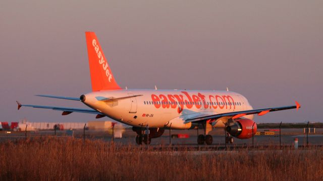 Airbus A320 (HB-JXA)