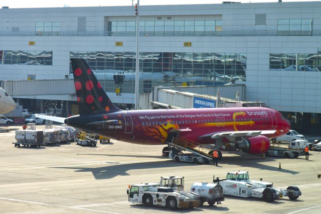 Airbus A320 (OO-SNO) - Airlines Airbus A320-214 OO-SNO in Brussels 