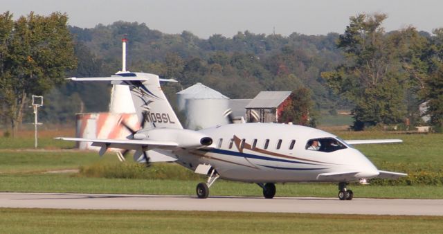 Piaggio P.180 Avanti (N109SL) - Landing rwy 09 on Sept 2th 2012...