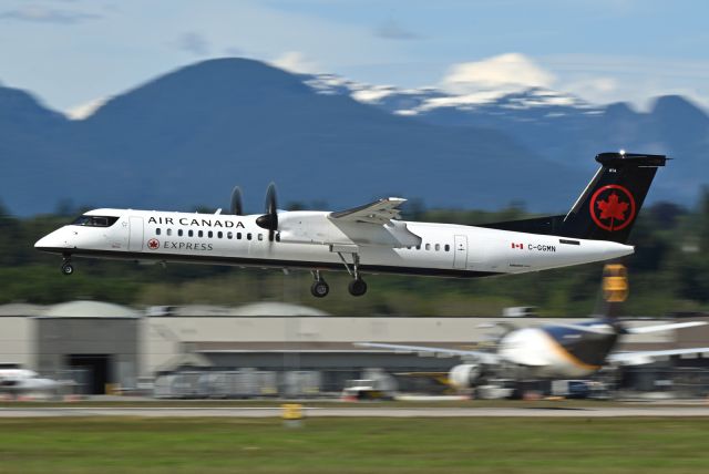 de Havilland Dash 8-400 (C-GGMN)