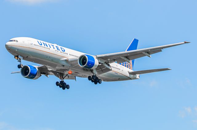 Boeing 777-200 (N780UA)