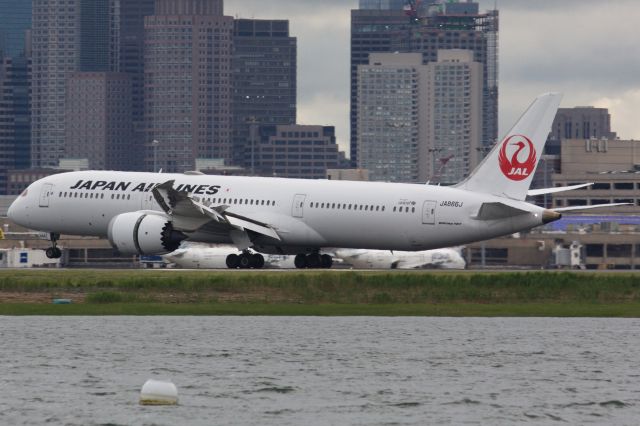 Boeing 787-9 Dreamliner (JA866J)