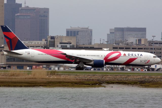 BOEING 767-400 (N845MH)