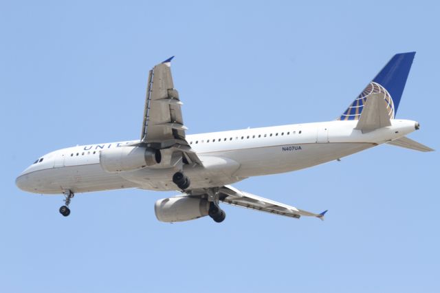 Airbus A320 (N407UA)