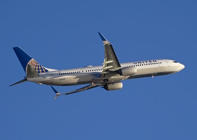 Boeing 737-900 (N69819)