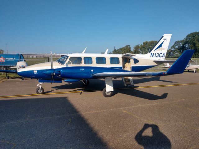 Piper Navajo (N13CA)