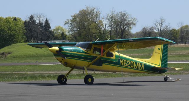 Cessna Skywagon 180 (N620MM) - Catching some tarmac time is this 1957 Cessna Skywagon 180A in the Spring of 2021.