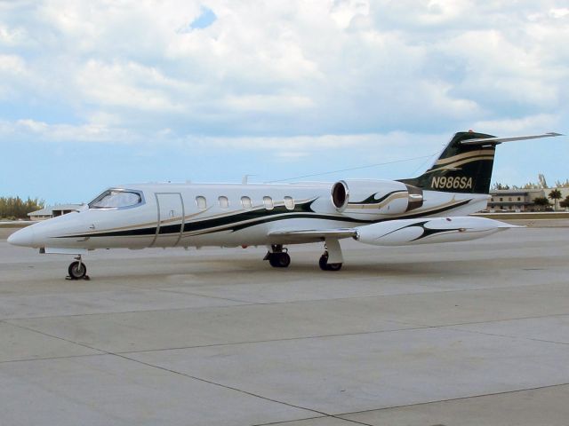 Learjet 31 (N986SA)