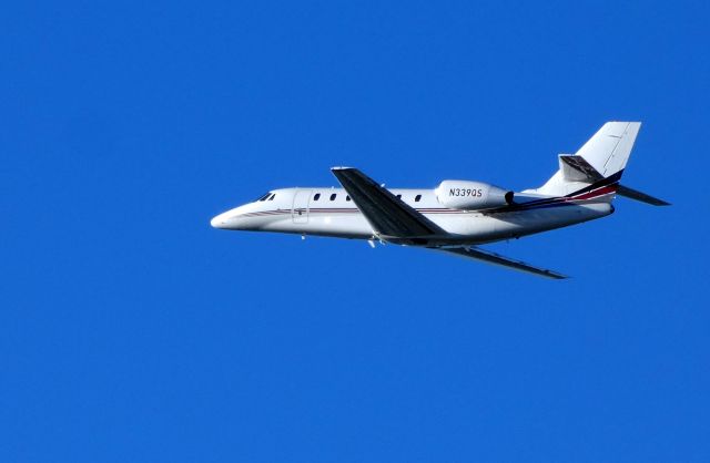 Cessna Citation Sovereign (N339QS) - Shortly after departure is this 2008 Cessna Citation Soverign 680 in the Autumn of 2019.