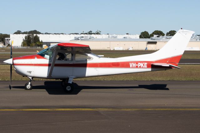 Cessna Skylane (VH-PKE)