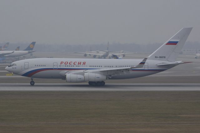 Ilyushin Il-96 (RA-96019)