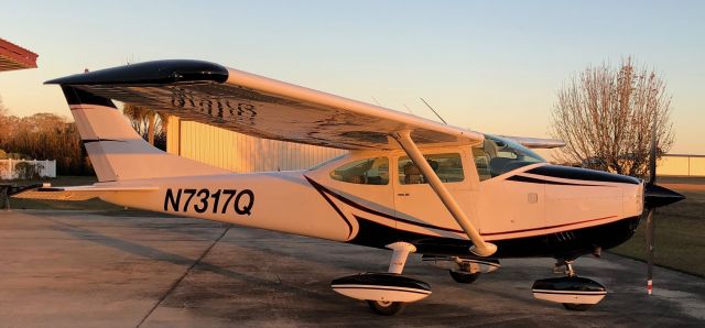 Cessna Skylane (N7317Q)