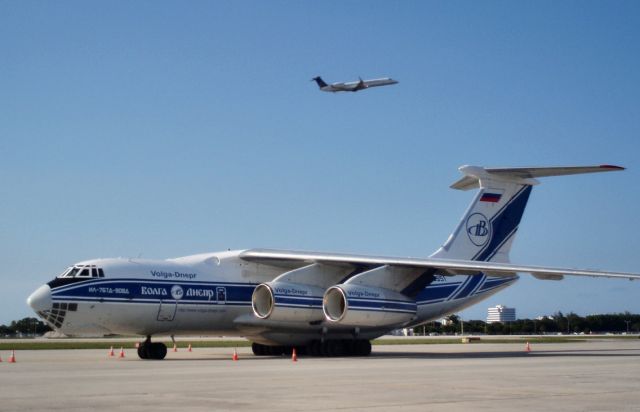 Ilyushin Il-76 —