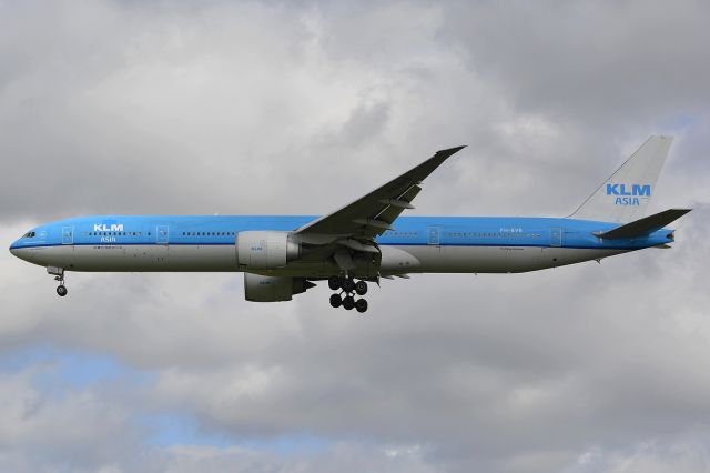 BOEING 777-300ER (PH-BVB)