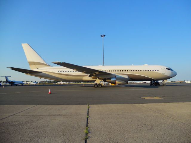 BOEING 767-300 (P4-MES) - Russian Billionaire Roman Abramovichs private B767-300er @ Logan airport.