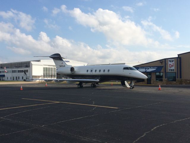 Bombardier Challenger 300 (N423JG) - Waco Flying Service FBO