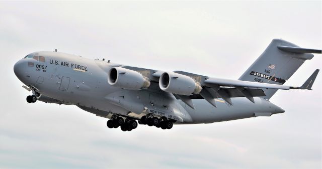 Boeing Globemaster III (94-0067) - C17 Slow flyby Westfield Airshow 2017