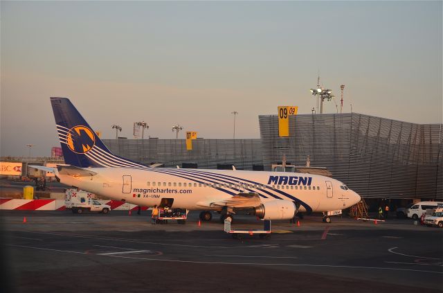 Boeing 737-700 — - Early morning at México City Intl.