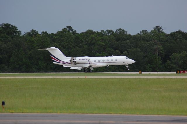 Gulfstream Aerospace Gulfstream IV (N452QS) - Nice G-IV landing on 14 at Lone Star.