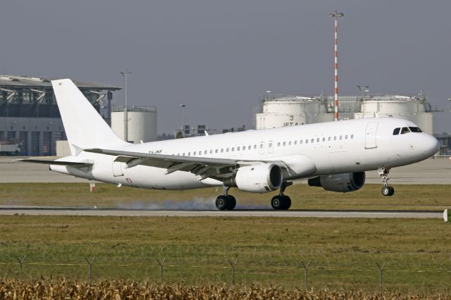 Airbus A320 (TS-INF)