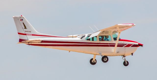 Cessna Skyhawk (N4928E) - N4928E 1978 Cessna 172N Skyhawk ll s/n 17271676 - North Las Vegas Airport (IATA: VGT, ICAO: KVGT,br /Photo: Tomas Del Corobr /June 14, 2019