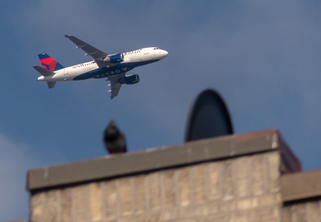 Airbus A319 (N355NB) - OVER THE BRONX