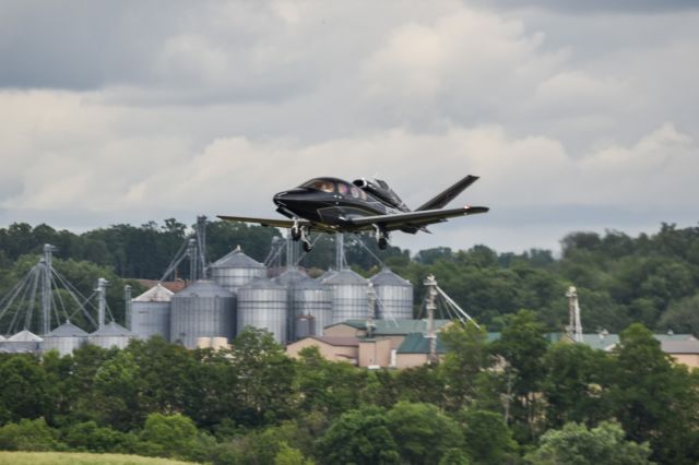 Cirrus Vision SF50 (N575SM)