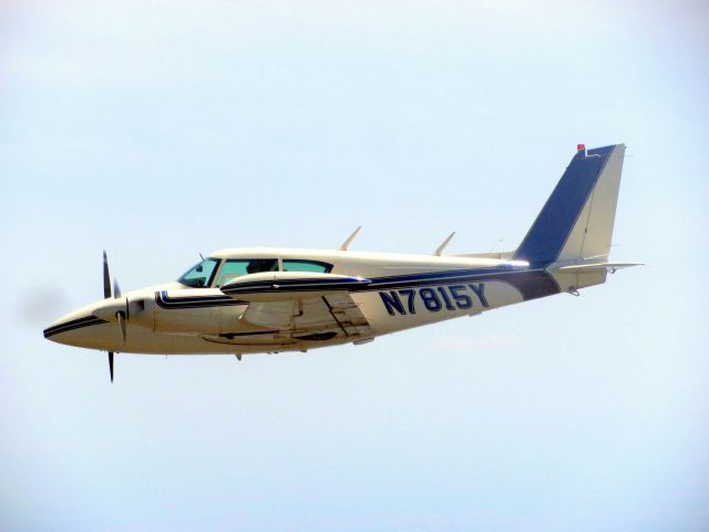 Piper PA-30 Twin Comanche (N7815Y)