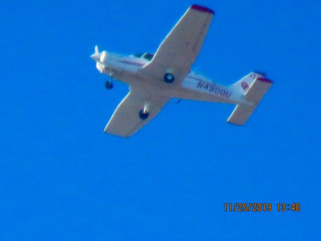 Piper Cherokee (N490OU)