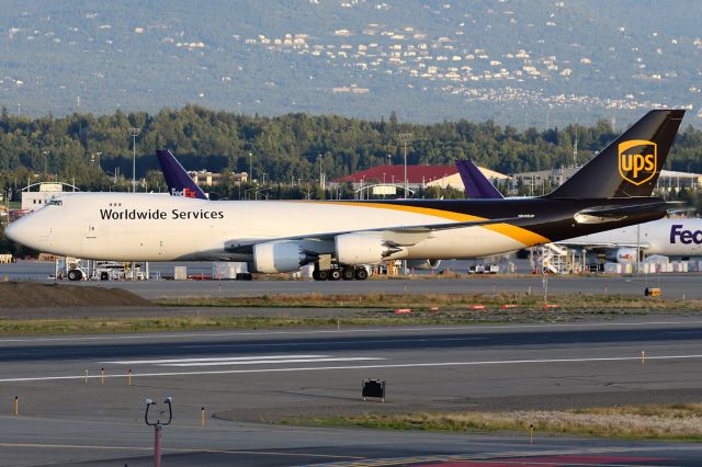 BOEING 747-8 (N608UP)