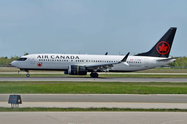 Boeing 737 MAX 8 (C-FSIQ)