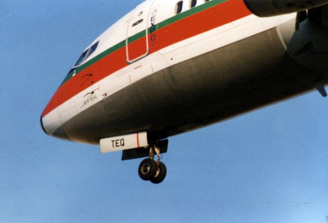 Boeing 737-200 (CS-TEQ) - 1998