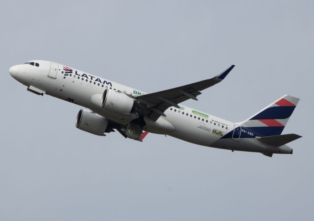 Airbus A320 (PR-XBD)