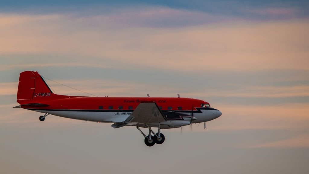 Douglas DC-3 (turbine) (C-FMKB)