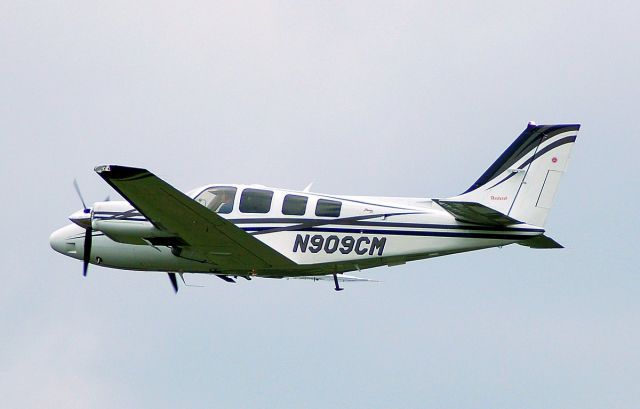 Beechcraft Baron (58) (N909CM)