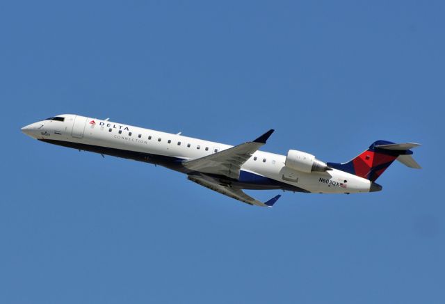 Canadair Regional Jet CRJ-700 (N603QX)