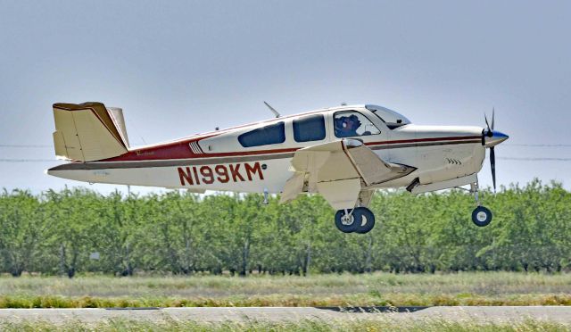 Beechcraft 35 Bonanza (N199KM)