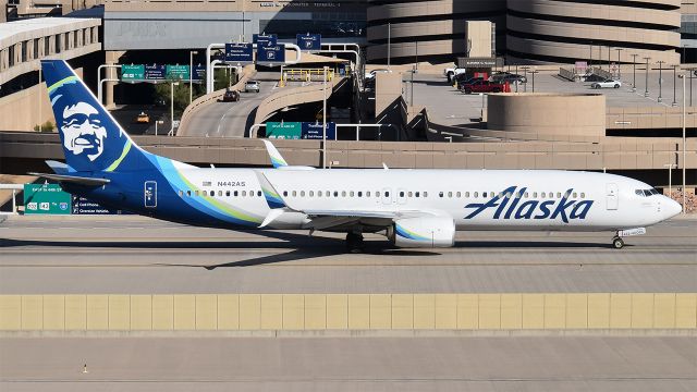 Boeing 737-900 (N442AS)