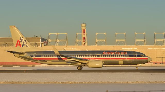 Boeing 737-800 (N879NN) - Accelerating down Rwy 06R at sun rise to DFW/KDFW.