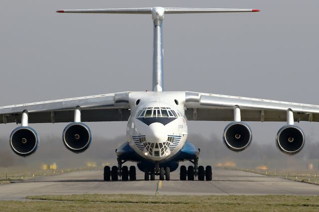 Ilyushin Il-76 (4K-AZ100)