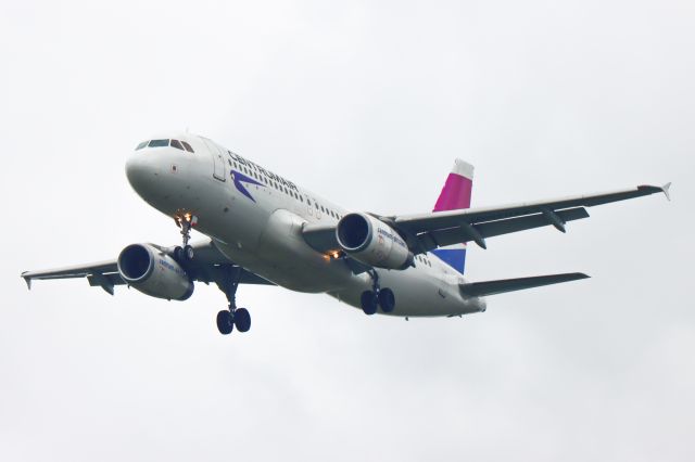 Airbus A320 (UK-32072)