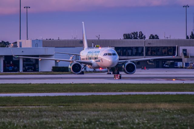 Airbus A320neo (N395FR)